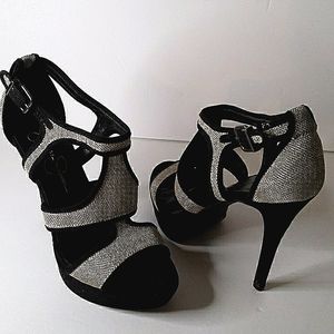 JESSICA SIMPSON Silver Mesh & Ultra Suede Platform Heels